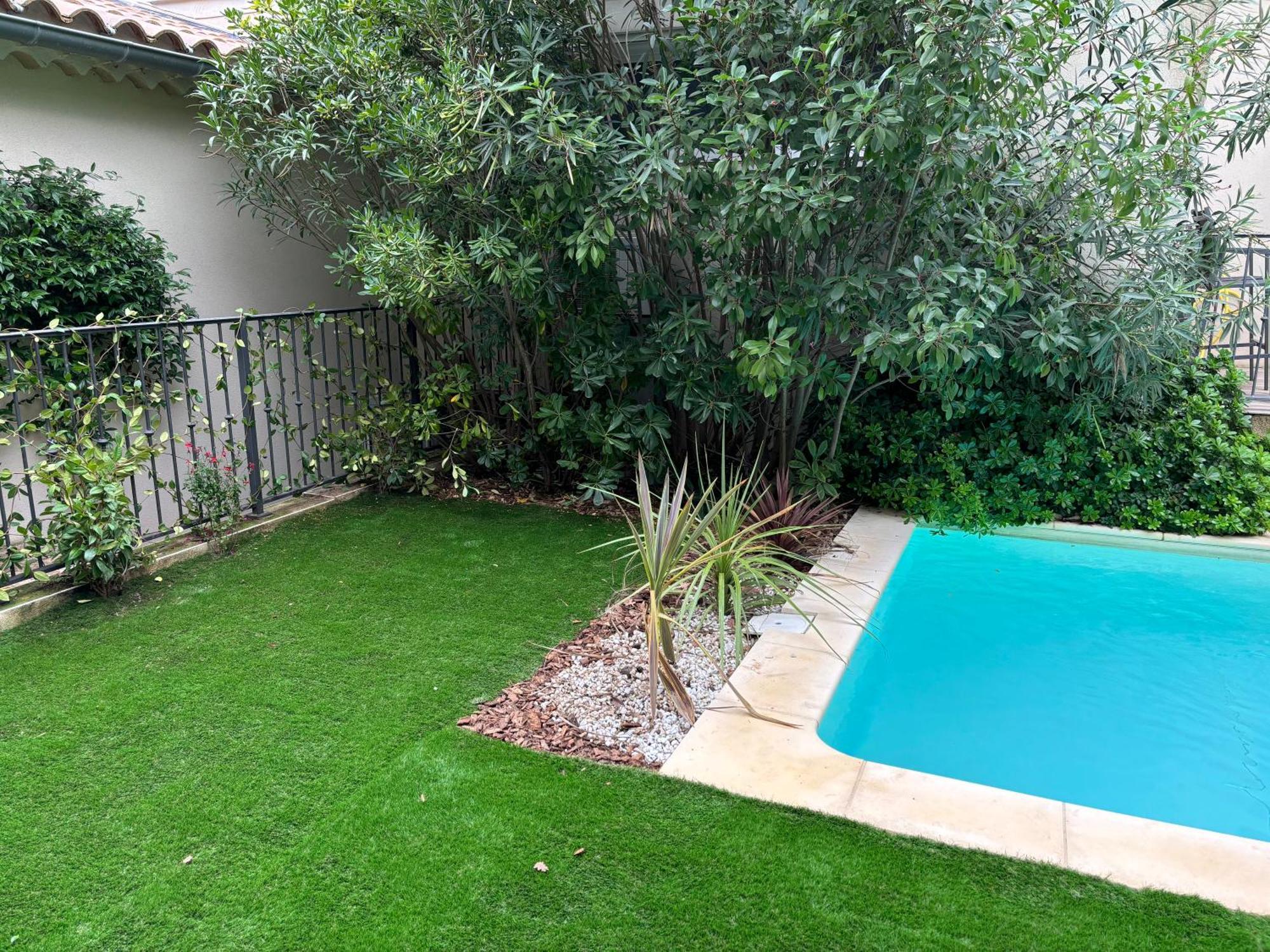 Uchaux Les Jardins Du Castelas - Piscines, Jardins Et Spas Privatifs מראה חיצוני תמונה