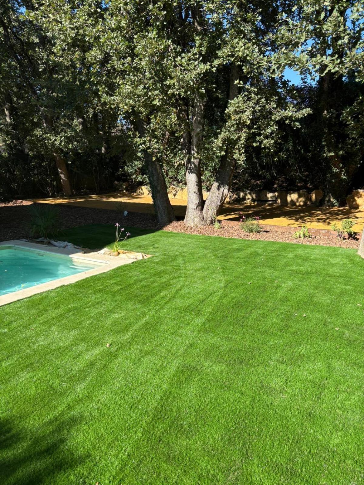 Uchaux Les Jardins Du Castelas - Piscines, Jardins Et Spas Privatifs מראה חיצוני תמונה
