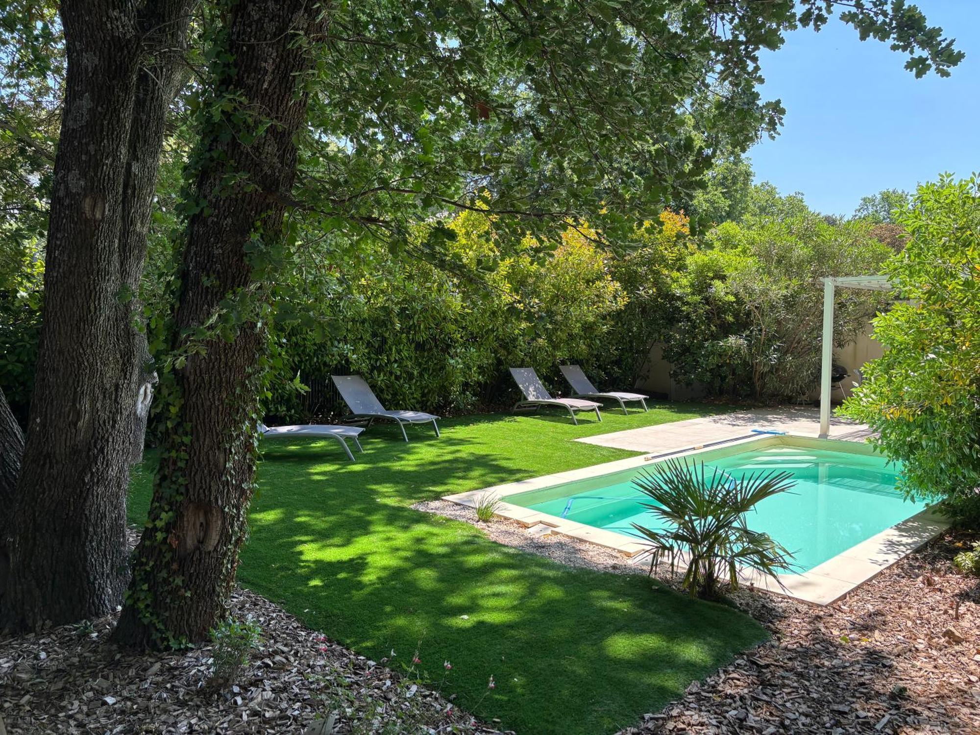 Uchaux Les Jardins Du Castelas - Piscines, Jardins Et Spas Privatifs מראה חיצוני תמונה