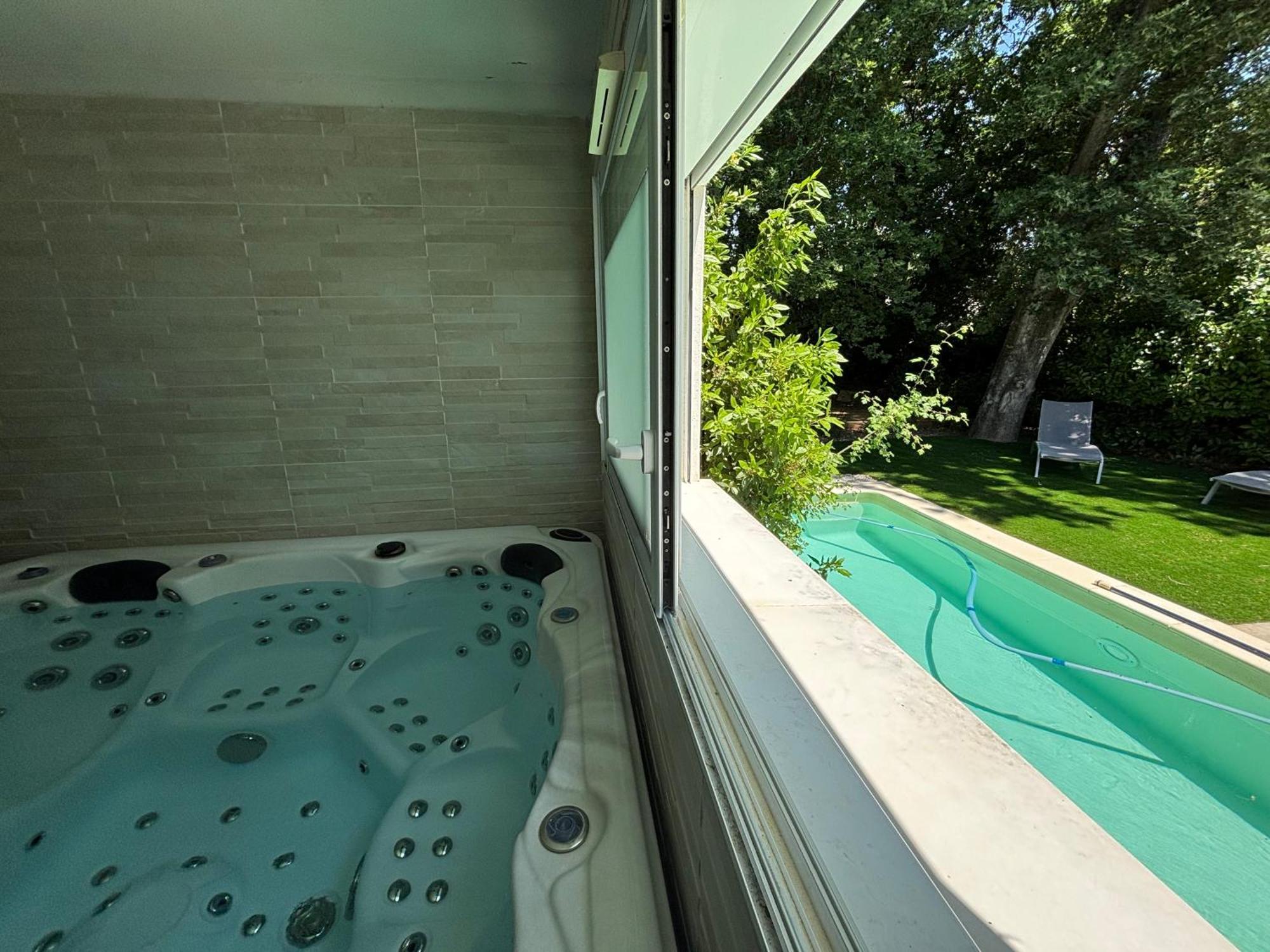 Uchaux Les Jardins Du Castelas - Piscines, Jardins Et Spas Privatifs מראה חיצוני תמונה